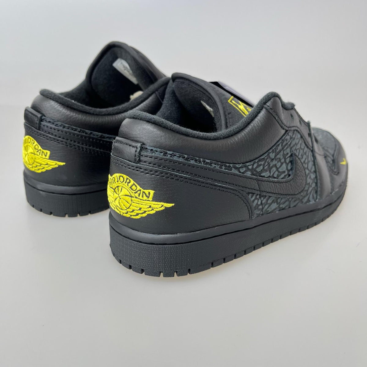 スニーカー IM6568-010 AJ1 LOW SE 28.0cm 28cm (US10 UK9 1/2 EU46) ブラック