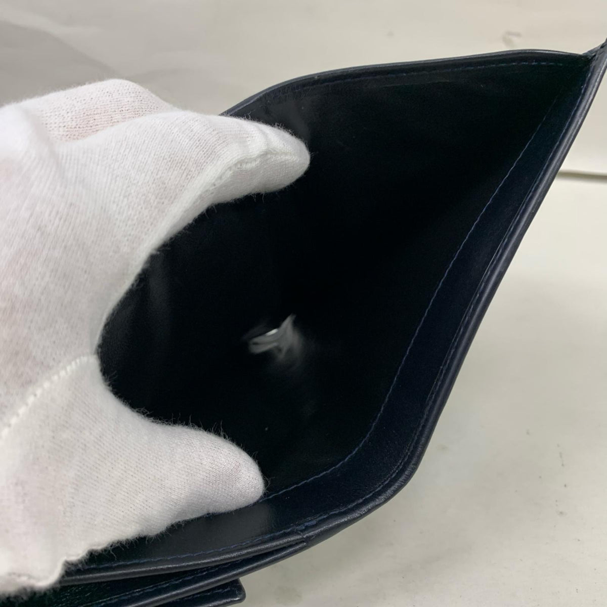 二つ折り財布 ﾚｻﾞｰ ﾈｲﾋﾞｰ