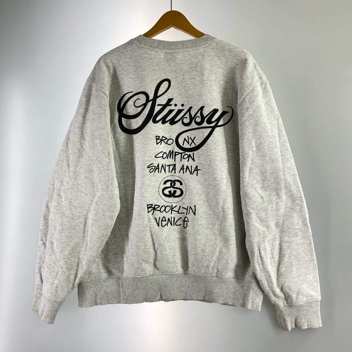 スウェット STUSSY WORLD TOUR ｽｳｪｯﾄ ｸﾞﾚｰ (L) L グレー