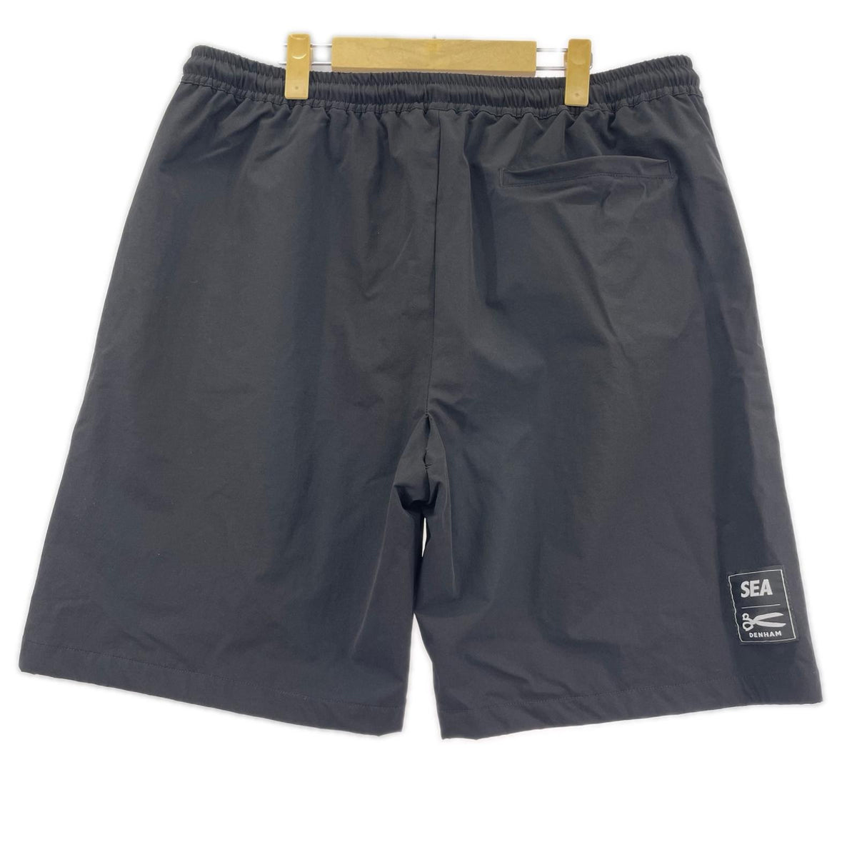 ショートパンツ DENHAM ナイロンショートパンツ XL 黒 ブラック