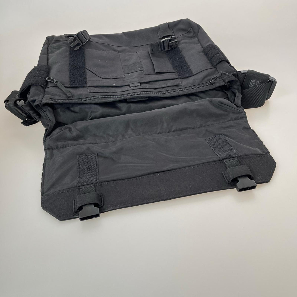 ショルダーバッグ 5.11 Tactical ﾒｯｾﾝｼﾞｬｰﾊﾞｯｸﾞ ブラック