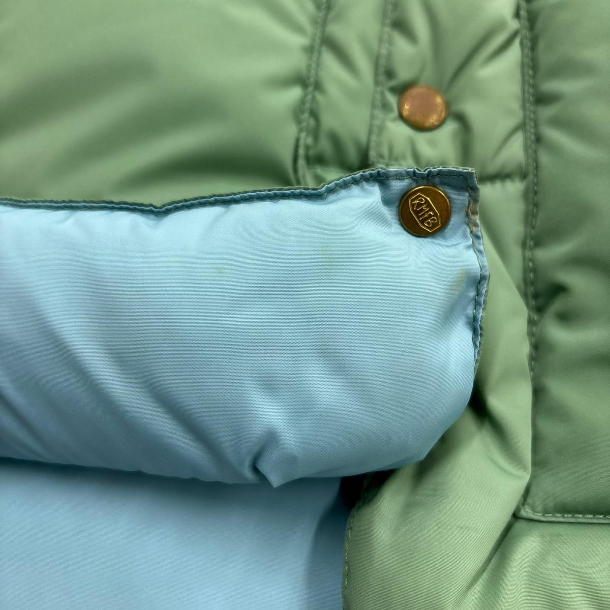ダウンベスト Rocky Mountain FeatherBed ﾚｻﾞｰﾖｰｸﾀﾞｳﾝﾍﾞｽﾄ 450-452-01 緑 (40) 40 グリーン
