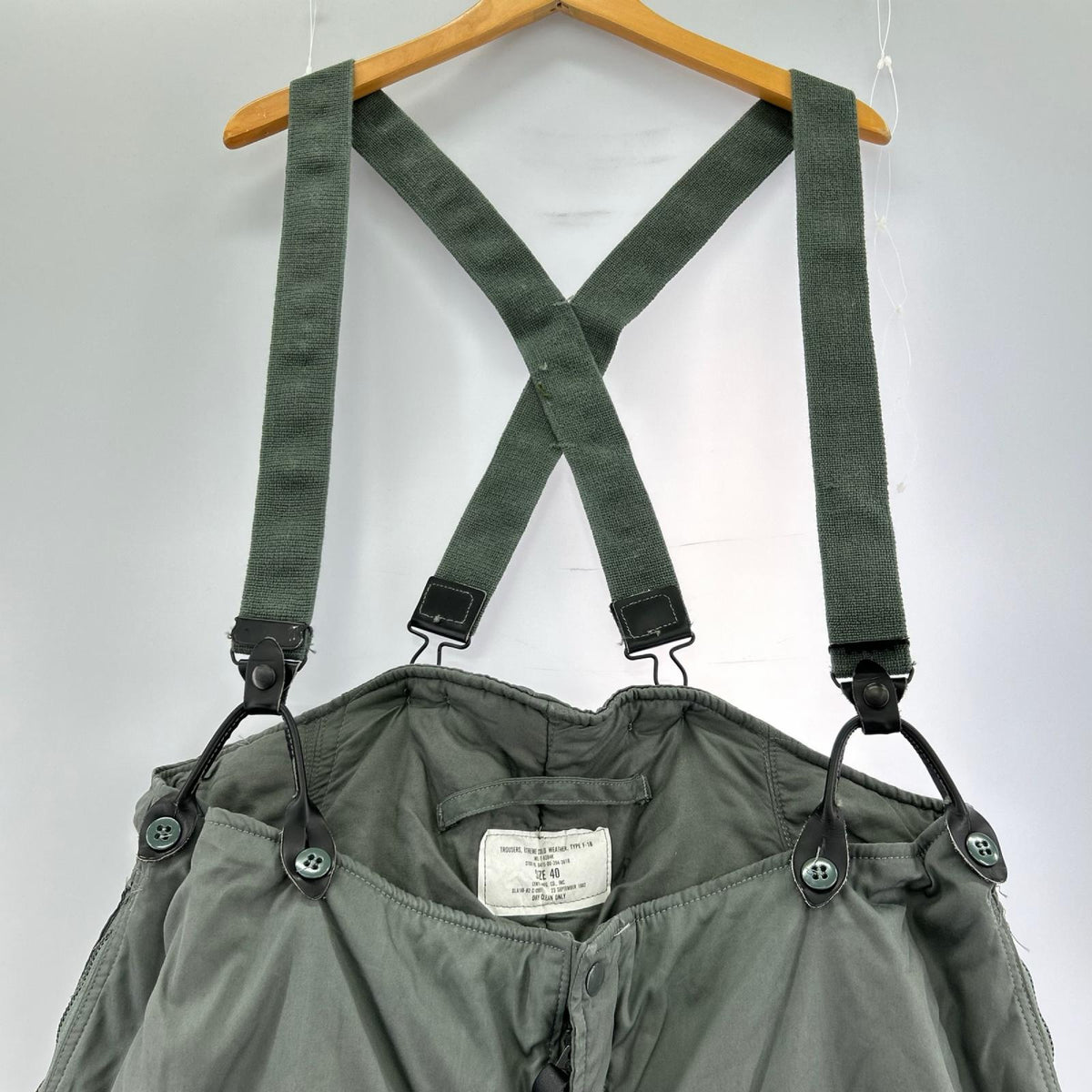 パンツ US.AIR FORCE F-18 ﾌﾗｲﾄﾊﾟﾝﾂ size40 40 カーキ