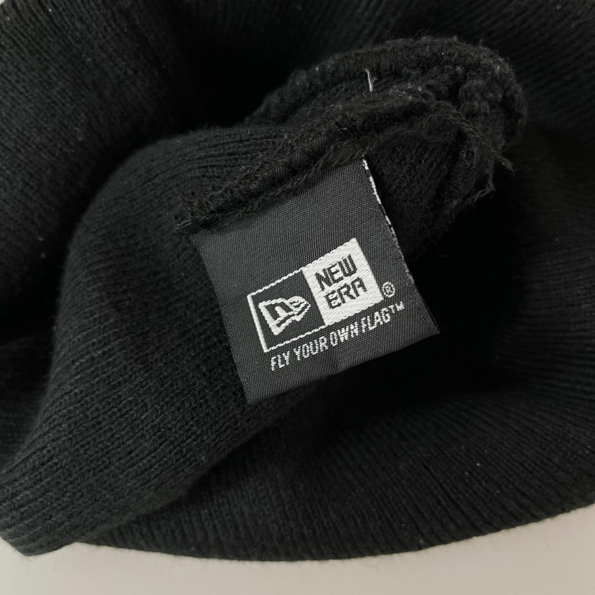 ニットキャップ NEW ERA ｽﾓｰﾙﾛｺﾞ ﾋﾞｰﾆｰ ブラック