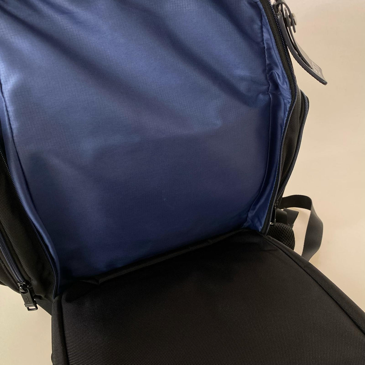 リュック・デイパック TUMI ALPHA3 ﾊﾞｯｸﾊﾟｯｸ ﾌﾞﾗｯｸ×ﾈｲﾋﾞｰ ブラック