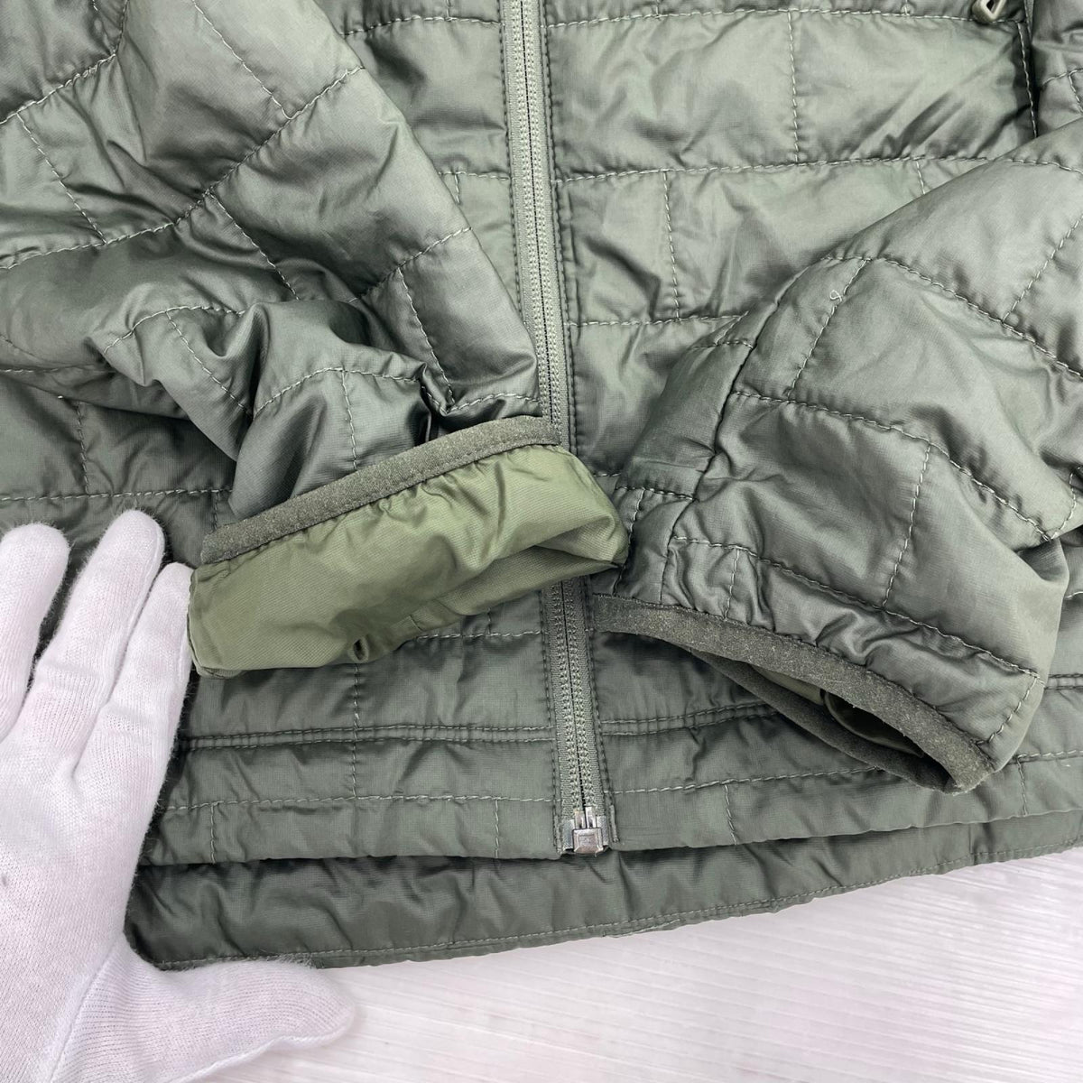 ダウンジャケット patagonia Nano Puff Hoody 84222FA20 緑 (S) S カーキ
