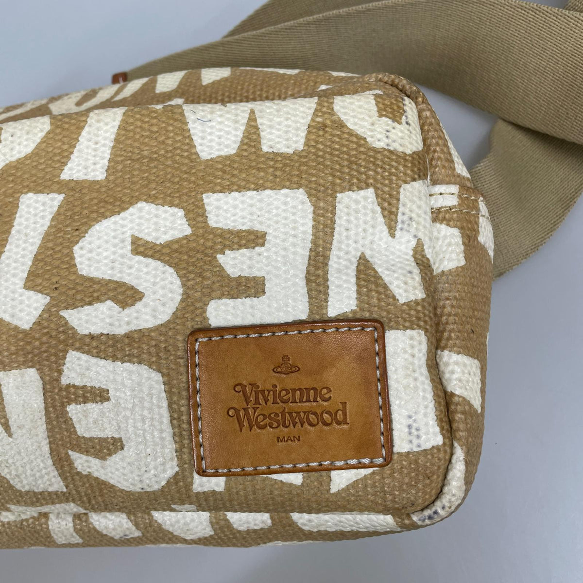 ショルダーバッグ Vivienne Westwood ショルダーバッグ ベージュ