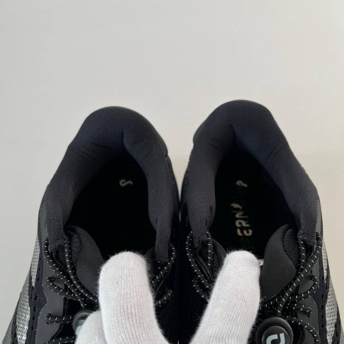 スニーカー Supernova Gore-Tex（26.0） 26cm (US8 UK7 1/2 EU42) ブラック