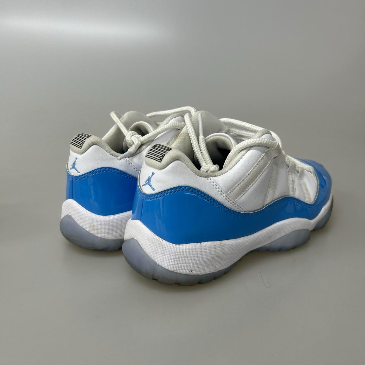 スニーカー AIR JORDAN 11 LOW（26.0） 26cm (US8 UK7 1/2 EU42)
