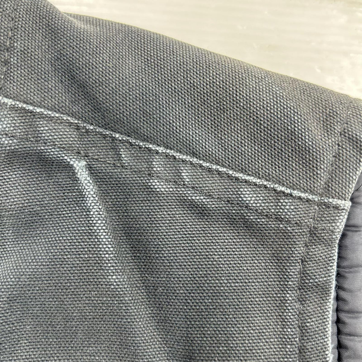 長袖シャツ Carhartt ﾀﾞｯｸﾞﾍﾞｽﾄ 黒 (M) M ブラック