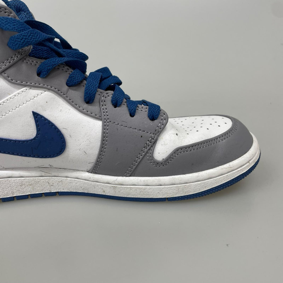 スニーカー NIKE Air Jordan 1 Mid True Blue DQ8426-014 (27) 27cm (US9 UK8 1/2 EU44)