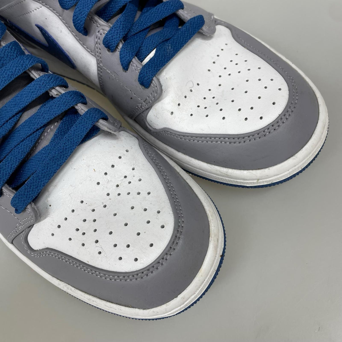スニーカー NIKE Air Jordan 1 Mid True Blue DQ8426-014 (27) 27cm (US9 UK8 1/2 EU44)