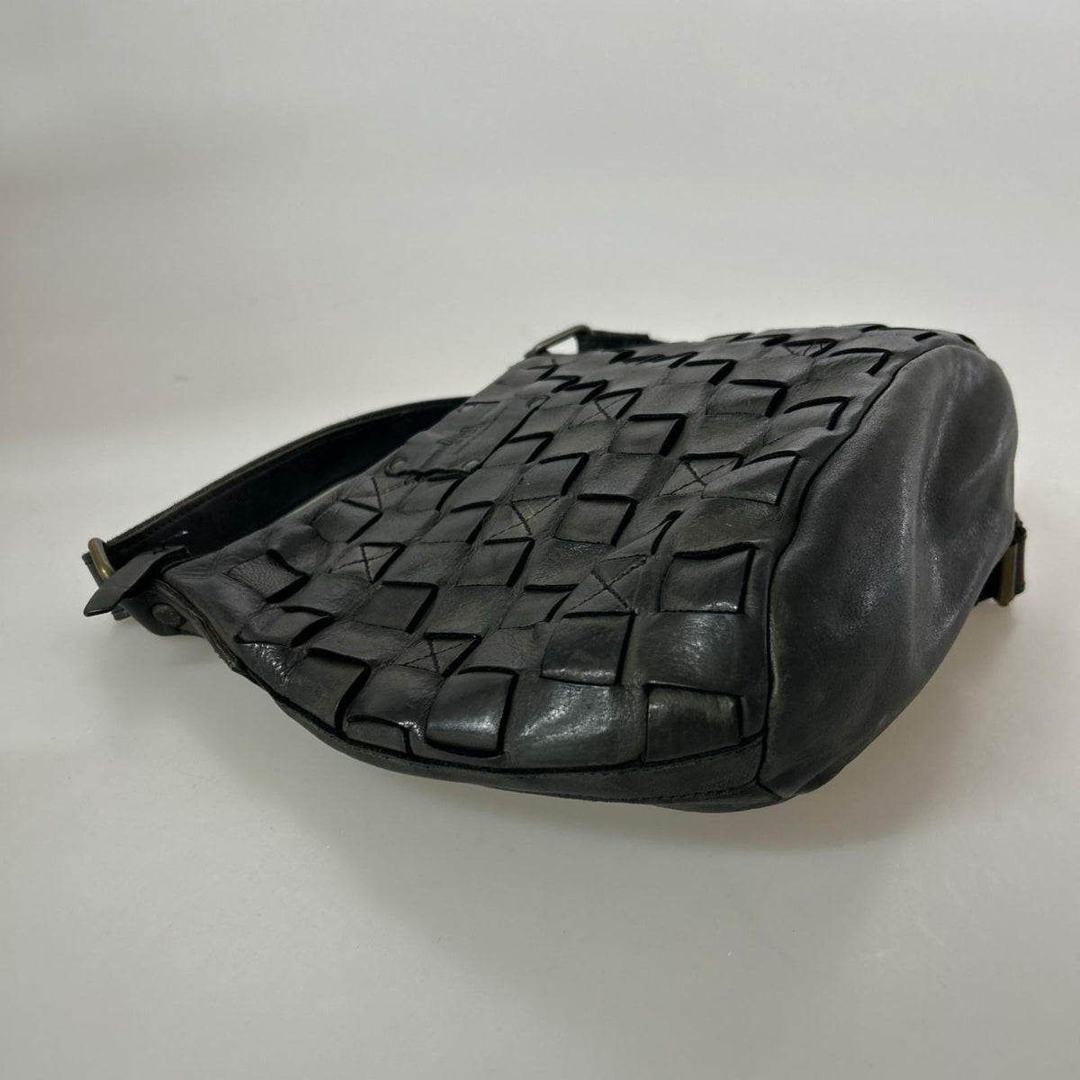 ショルダーバッグ BIBA 編み込みﾚｻﾞｰﾄｰﾄﾊﾞｯｸﾞ 黒 ブラック