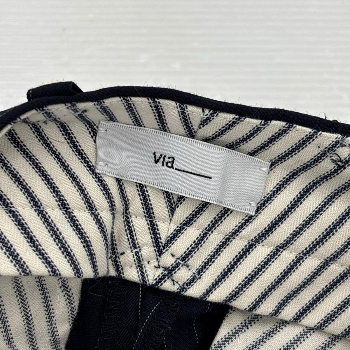 ショートパンツ VIA RELAX SHORT TROUSERS ｽﾄﾗｲﾌﾟ ﾈｲﾋﾞｰ　1 ネイビー