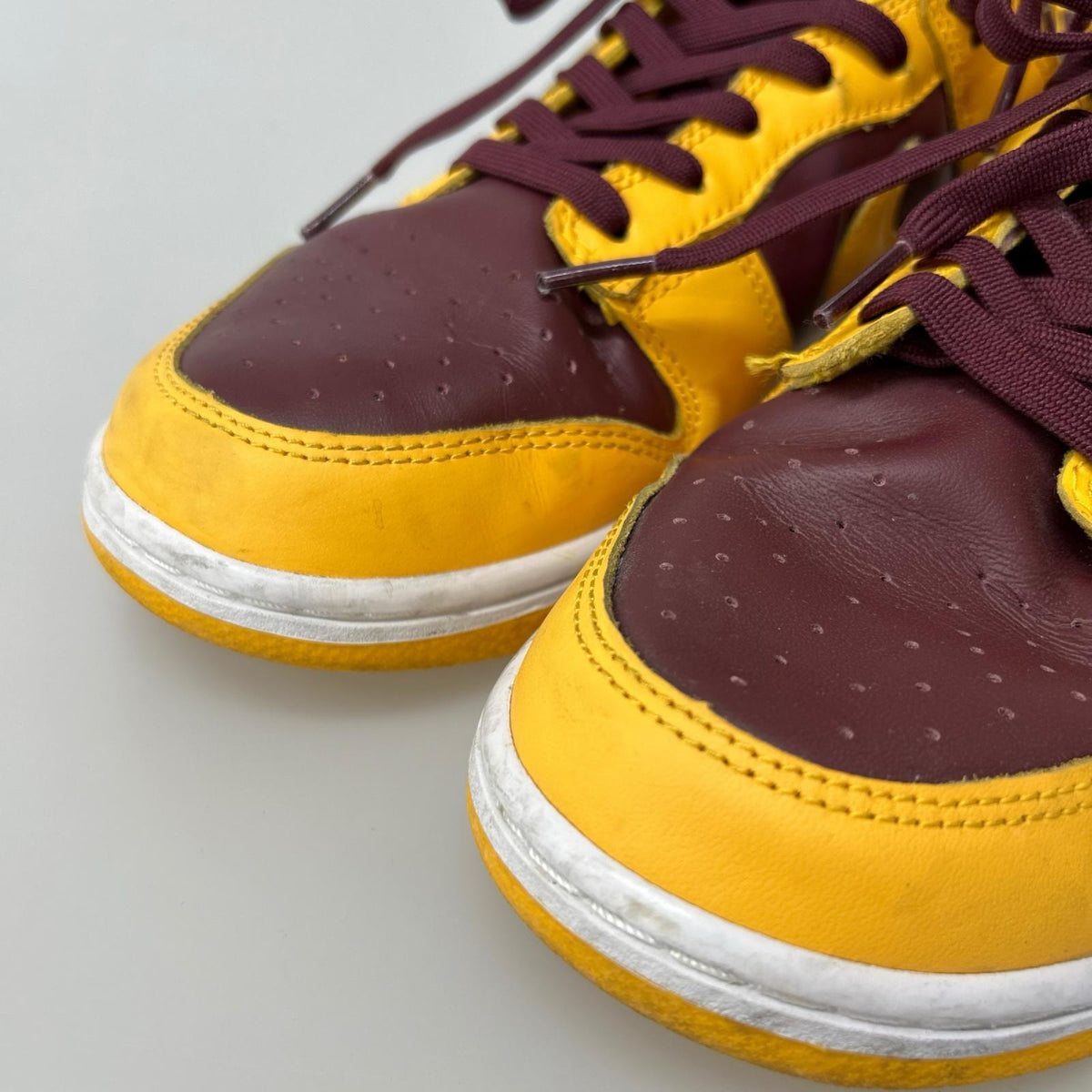 スニーカー Dunk Low Retro Gold and a deep Maroon 28.5cm (US10 1/2 UK10 EU47)