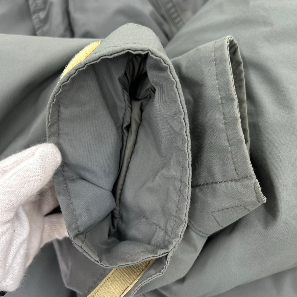 ダウンジャケット ﾀﾞｳﾝｼﾞｬｹｯﾄ GORE-TEX ｸﾞﾚｰ M グレー