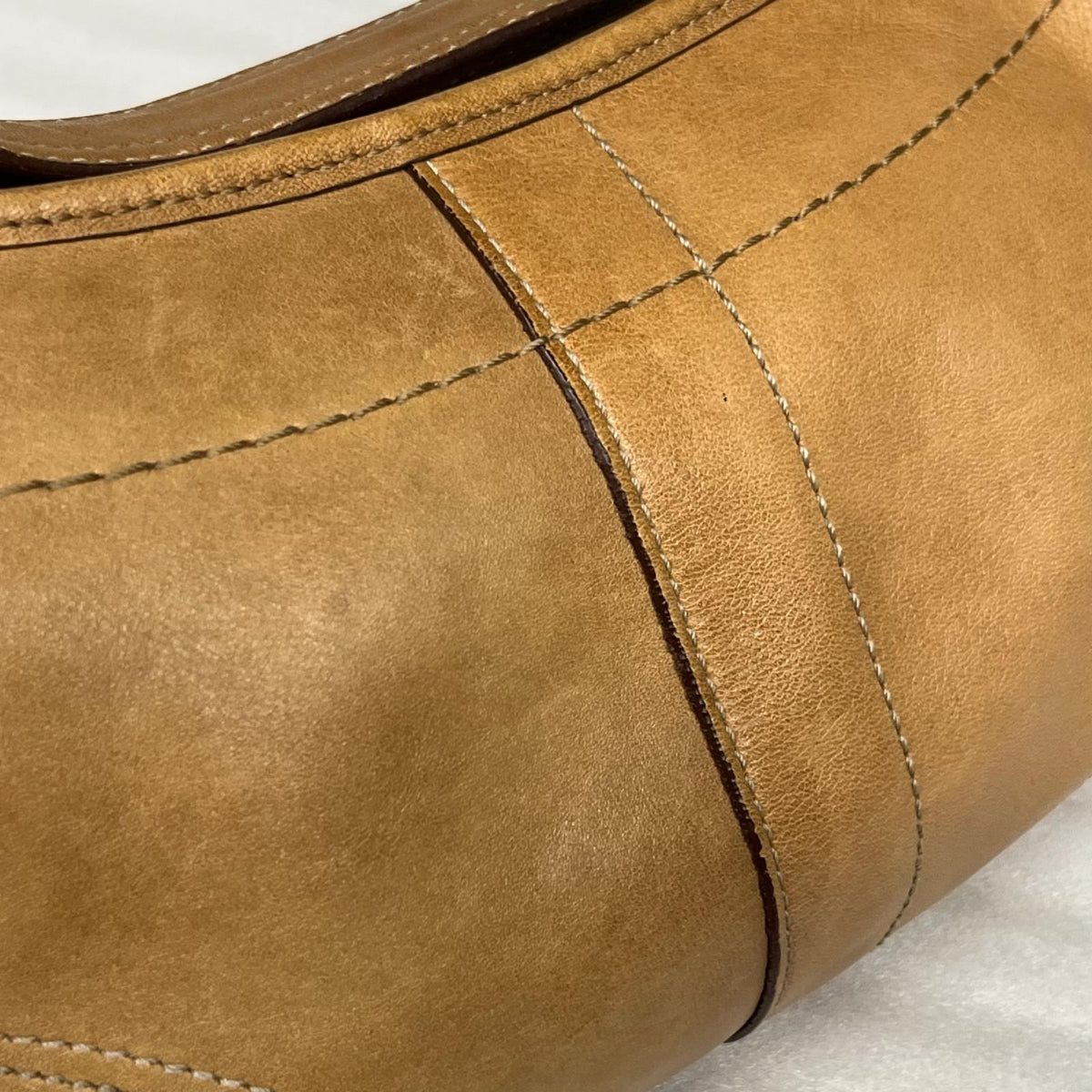 COACH レザーショルダーバッグ 8A01
