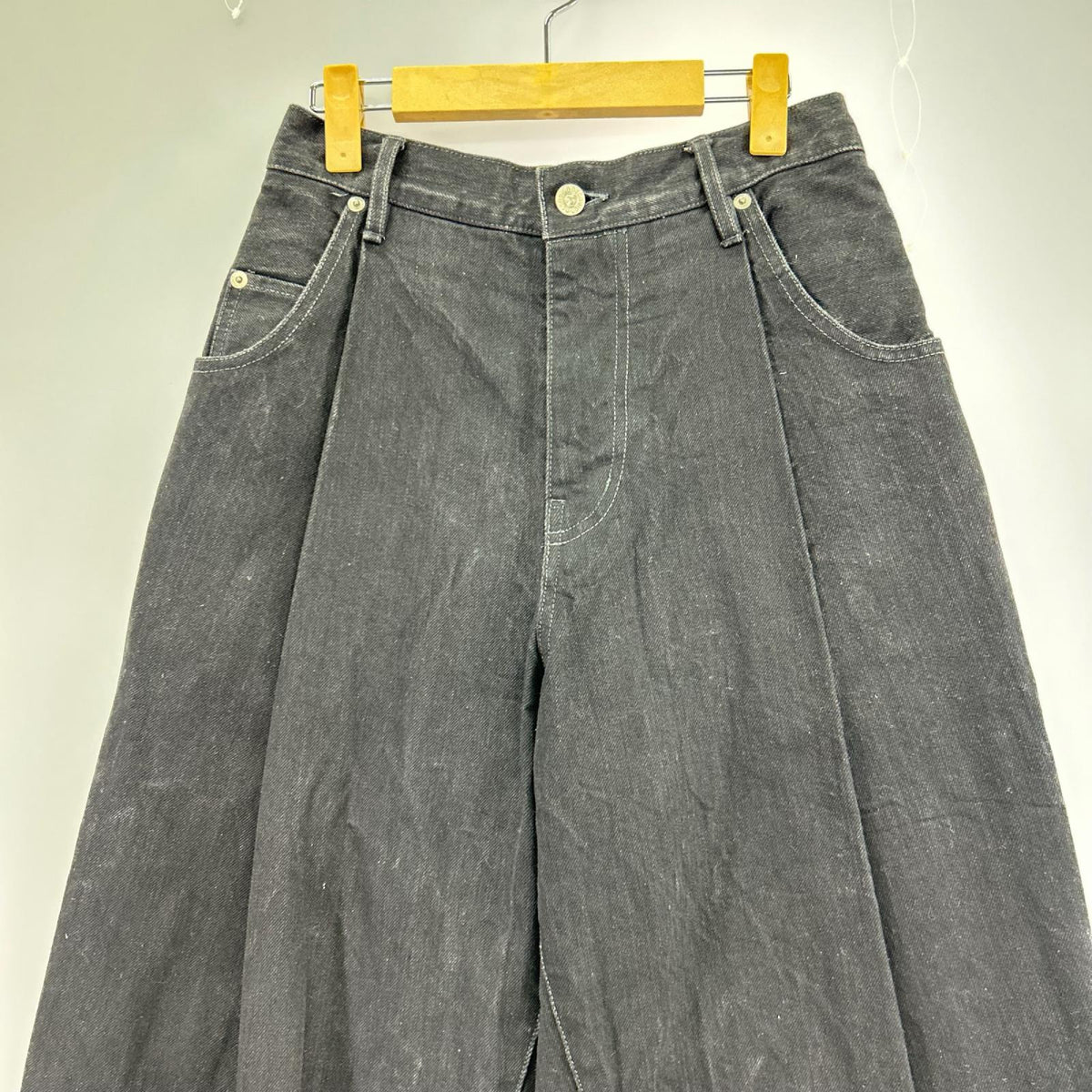 パンツ WIDE DENIM SLACKS 38 ブラック 38 ブラック