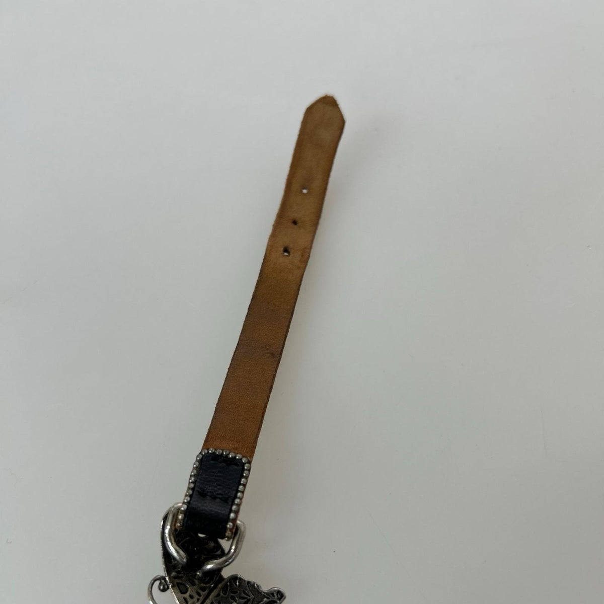 ﾊﾞﾀﾌﾗｲ ﾌﾞﾚｽﾚｯﾄ ｽﾄｰﾝ ﾚｻﾞｰ