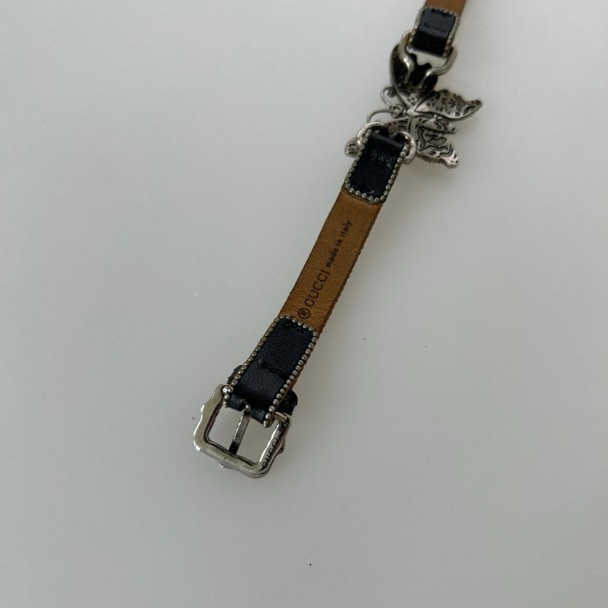 ﾊﾞﾀﾌﾗｲ ﾌﾞﾚｽﾚｯﾄ ｽﾄｰﾝ ﾚｻﾞｰ