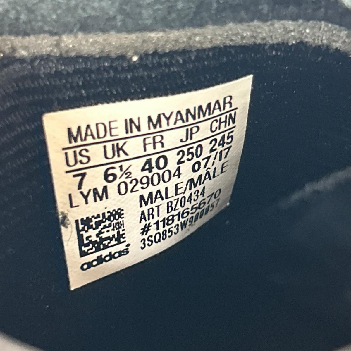 スニーカー COURTVANTAGE 黒 (25.0cm) 25cm (US7 UK6 1/2 EU40) ブラック