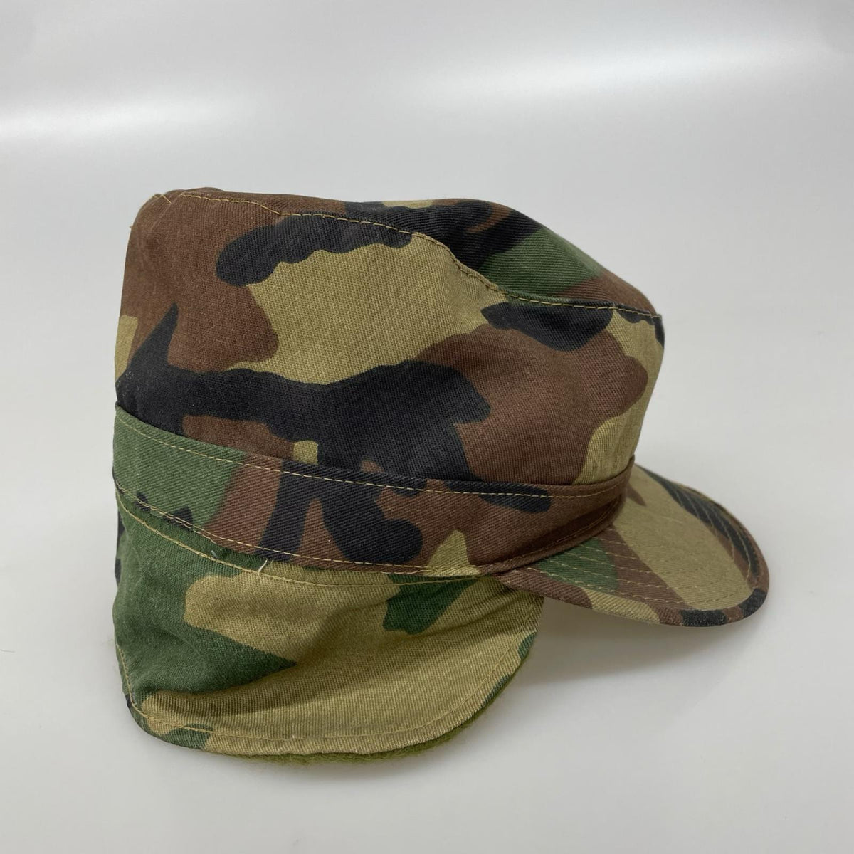 キャップ OLD STUSSY ｶﾓ柄ｲﾔｰﾏﾌｷｬｯﾌﾟ