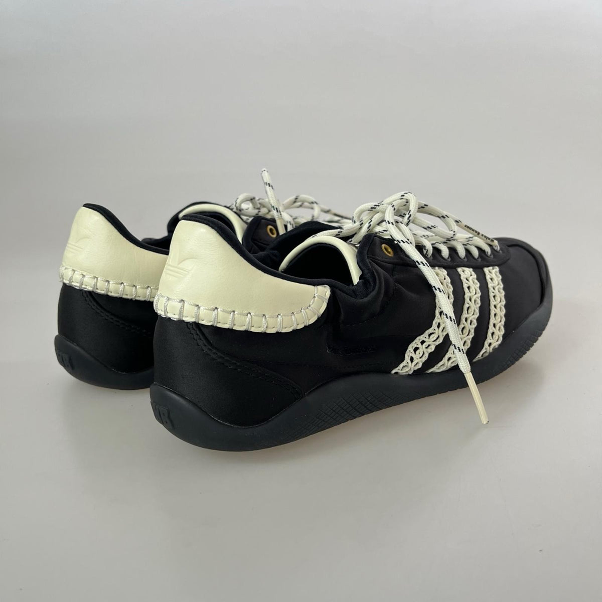 スニーカー Karintha Low Satin IH7259 26.5cm 26.5cm (US8 1/2 UK8 EU43) ブラック