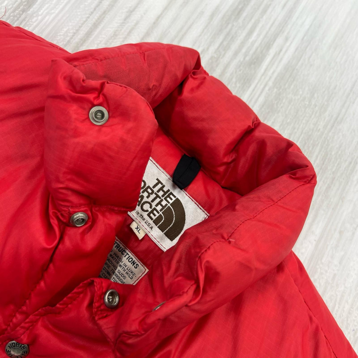 ダウンベスト 茶ﾀｸﾞ ﾀﾞｳﾝﾍﾞｽﾄ 赤 SIZE:XL ﾘｯﾌﾟｽﾄｯﾌﾟﾅｲﾛﾝ レッド