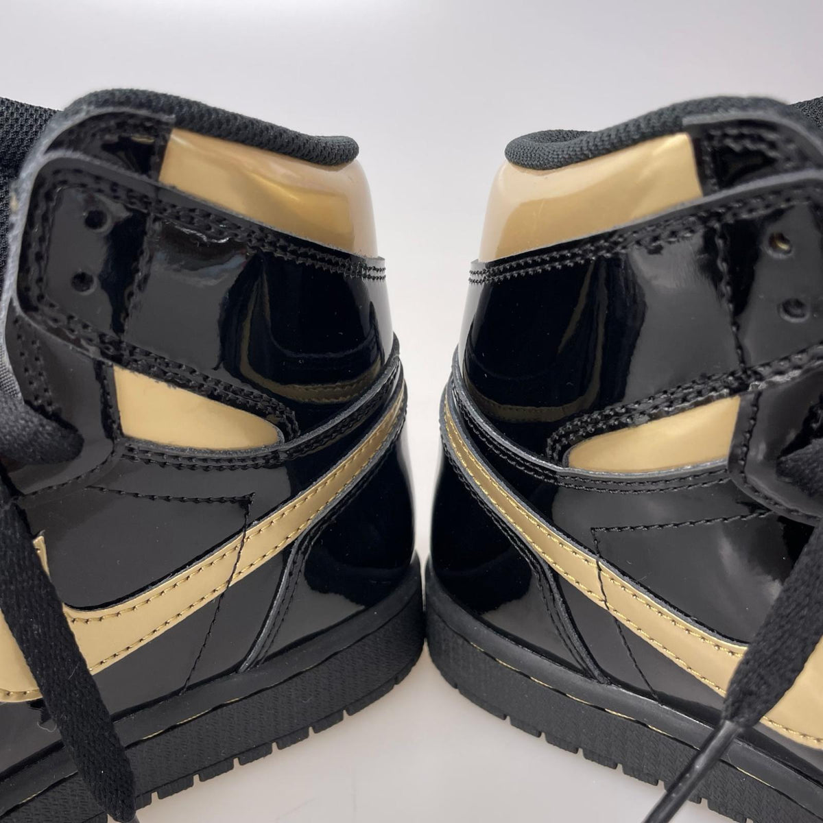 スニーカー AIR JORDAN 1 BLACK METALLIC GOLD 26.0cm 26cm (US8 UK7 1/2 EU42) ブラック