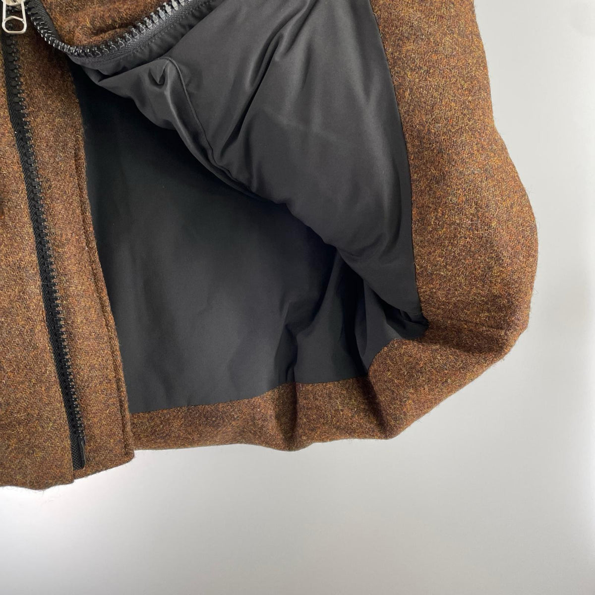 ダウンベスト INFLATE GILET HARRIS TWEED (M) M ブラウン