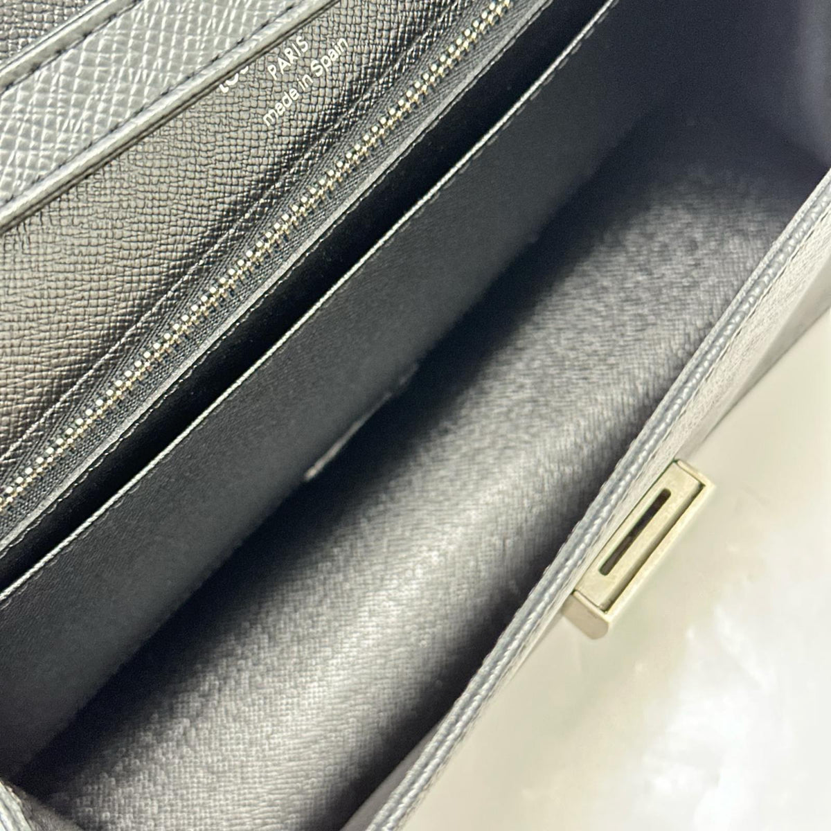 LV M30782 セレンガ タイガ レザークラッチバッグ