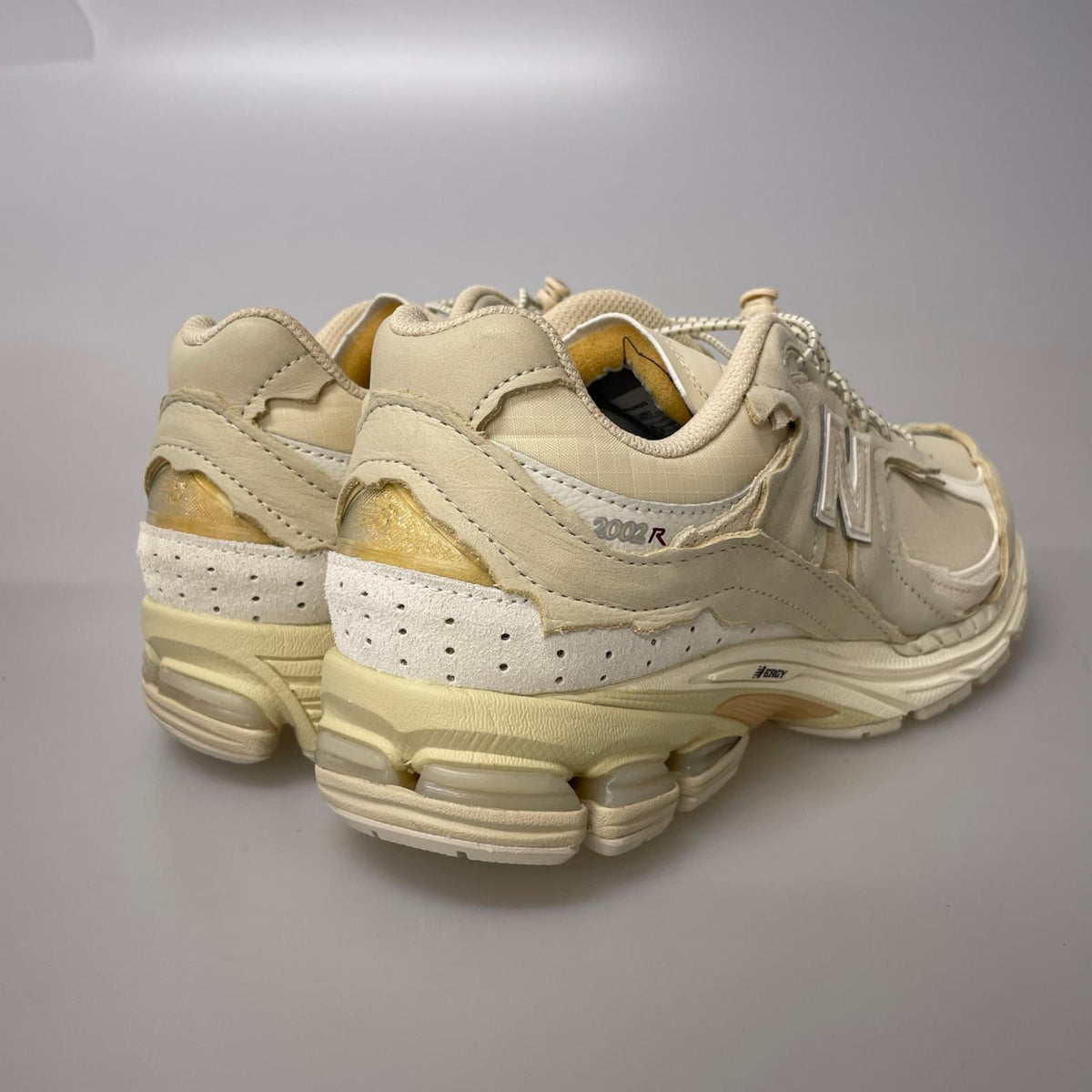 スニーカー M2002RDQ BEIGE 26.0cm US8 26cm (US8 UK7 1/2 EU42) ベージュ