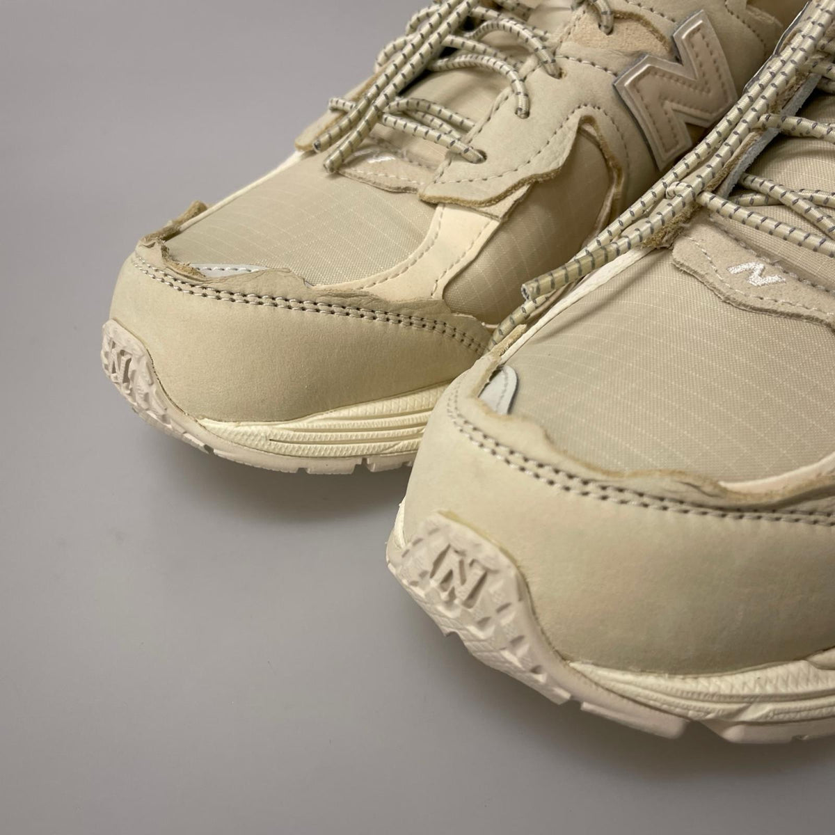 スニーカー M2002RDQ BEIGE 26.0cm US8 26cm (US8 UK7 1/2 EU42) ベージュ