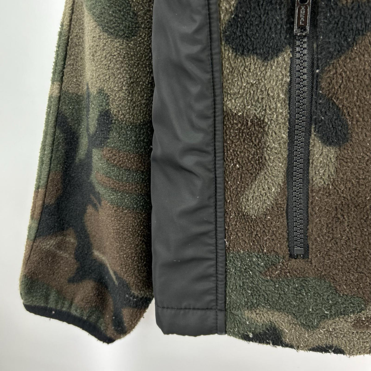 ジャケット FLEECE ZIP PARKA BIG LOGO 迷彩 (L) L