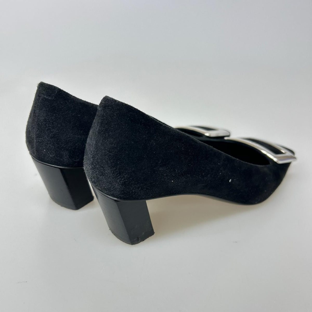 パンプス roger vivier ｽｴｰﾄﾞ 36．5 BLK ブラック