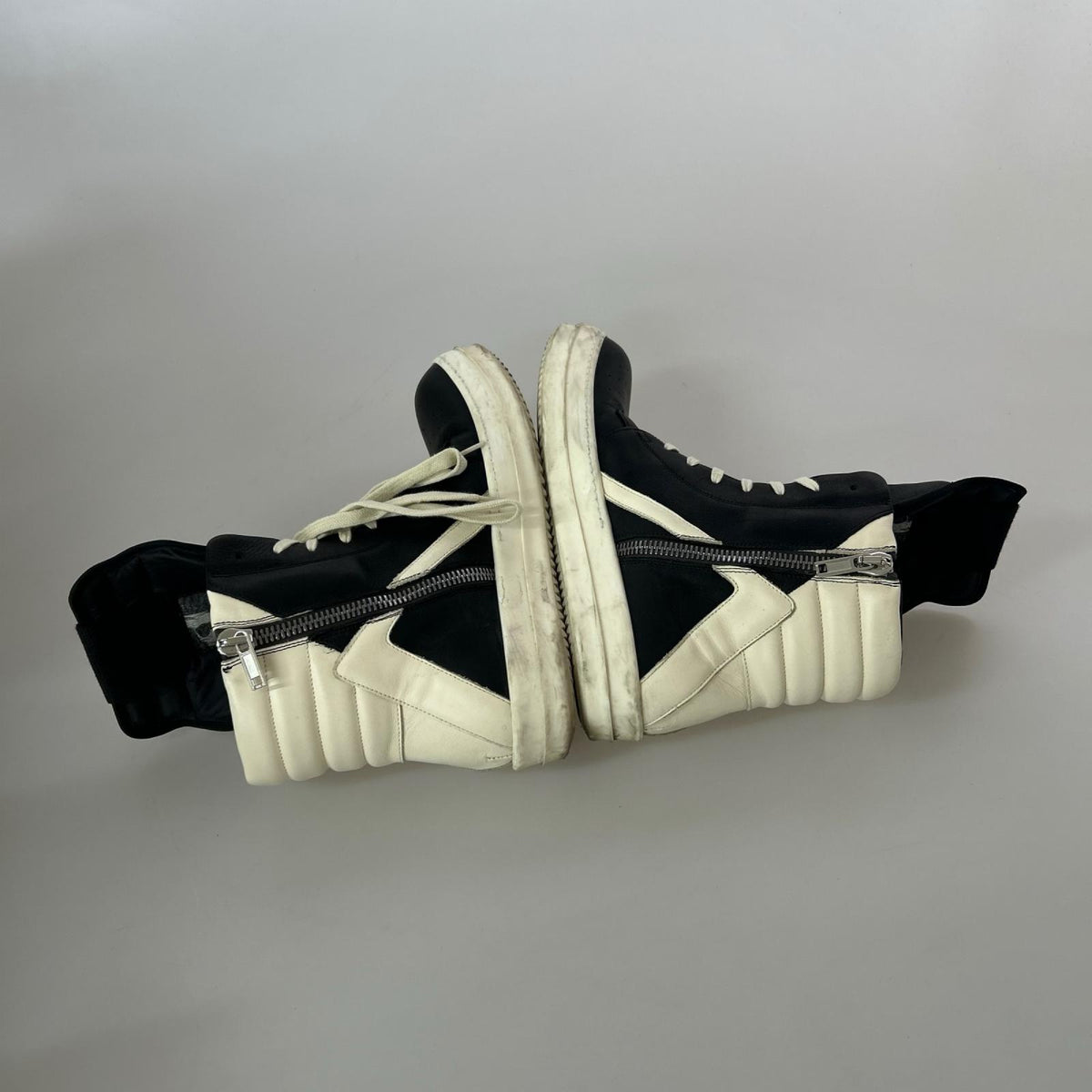 スニーカー Rick Owens GEOBASKET ｼﾞｵﾊﾞｽｹｯﾄ ﾊｲｶｯﾄｽﾆｰｶｰ 42.0 ﾌﾞﾗｯｸ×ﾎﾜｲﾄ 42 ブラック