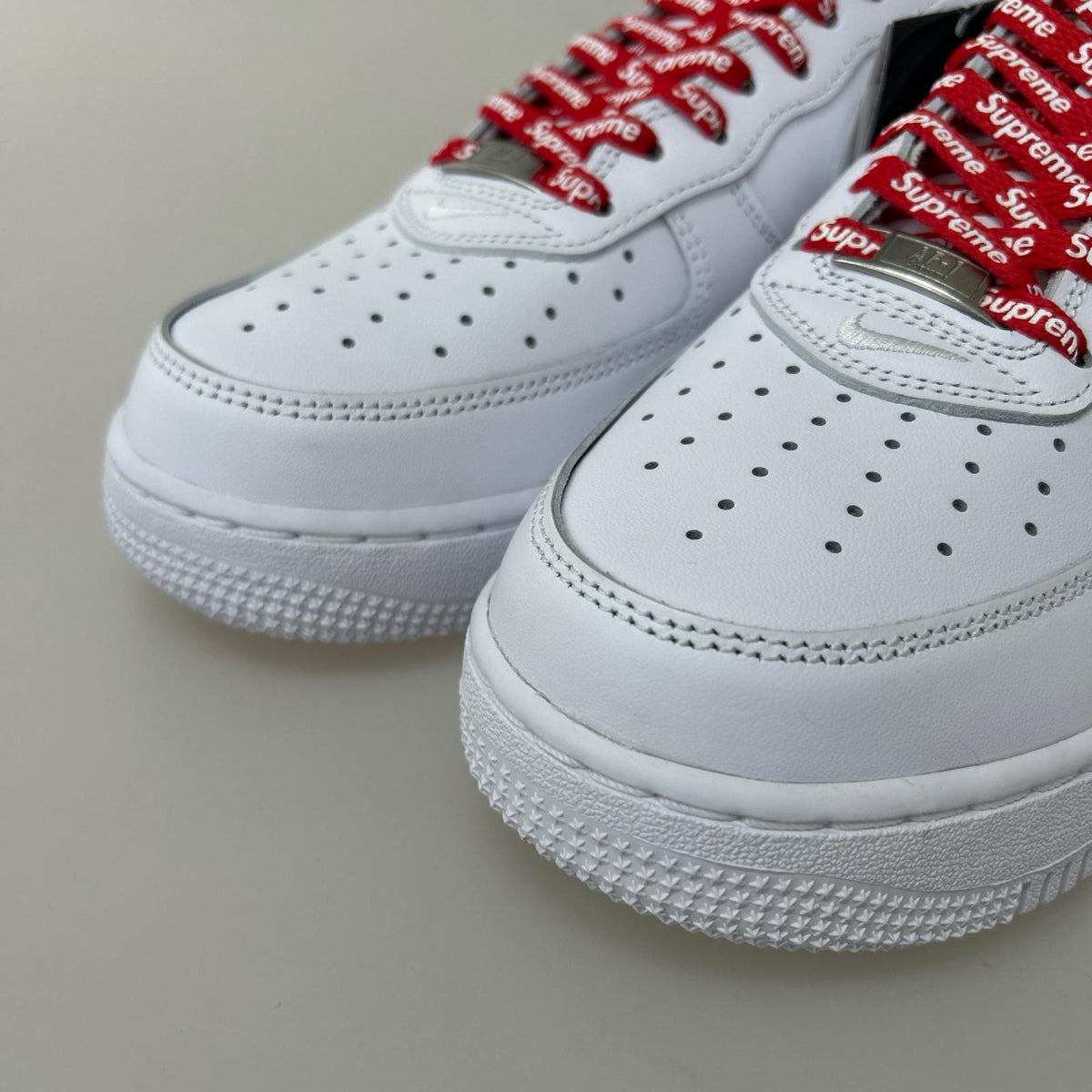 スニーカー Supreme × Nike Air Force 1 Low "White" 26.5cm (US8 1/2 UK8 EU43) ホワイト