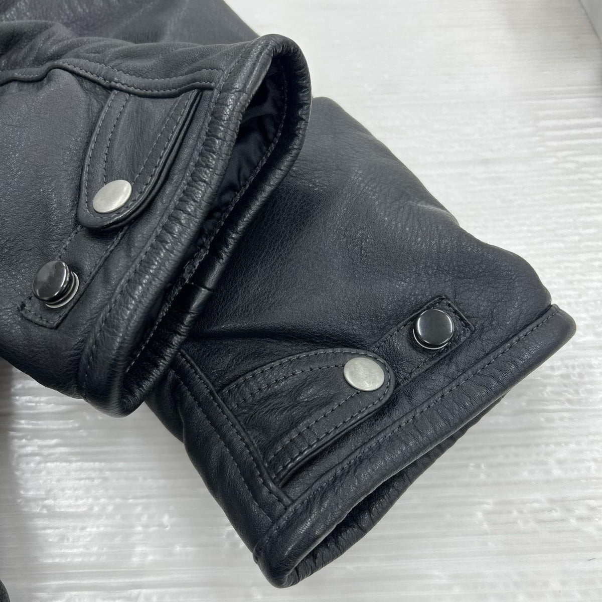ライダースジャケット KADOYA ﾊﾟﾝﾁﾝｸﾞ ｶｳﾚｻﾞｰ ｼﾝｸﾞﾙﾗｲﾀﾞｰｽ 4L LL ブラック