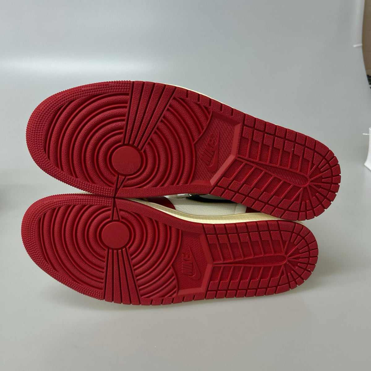 スニーカー Air Jordan1 Retro High OG Chicago/Shadow HV8563-600 29cm (US11 UK10 1/2 EU48)