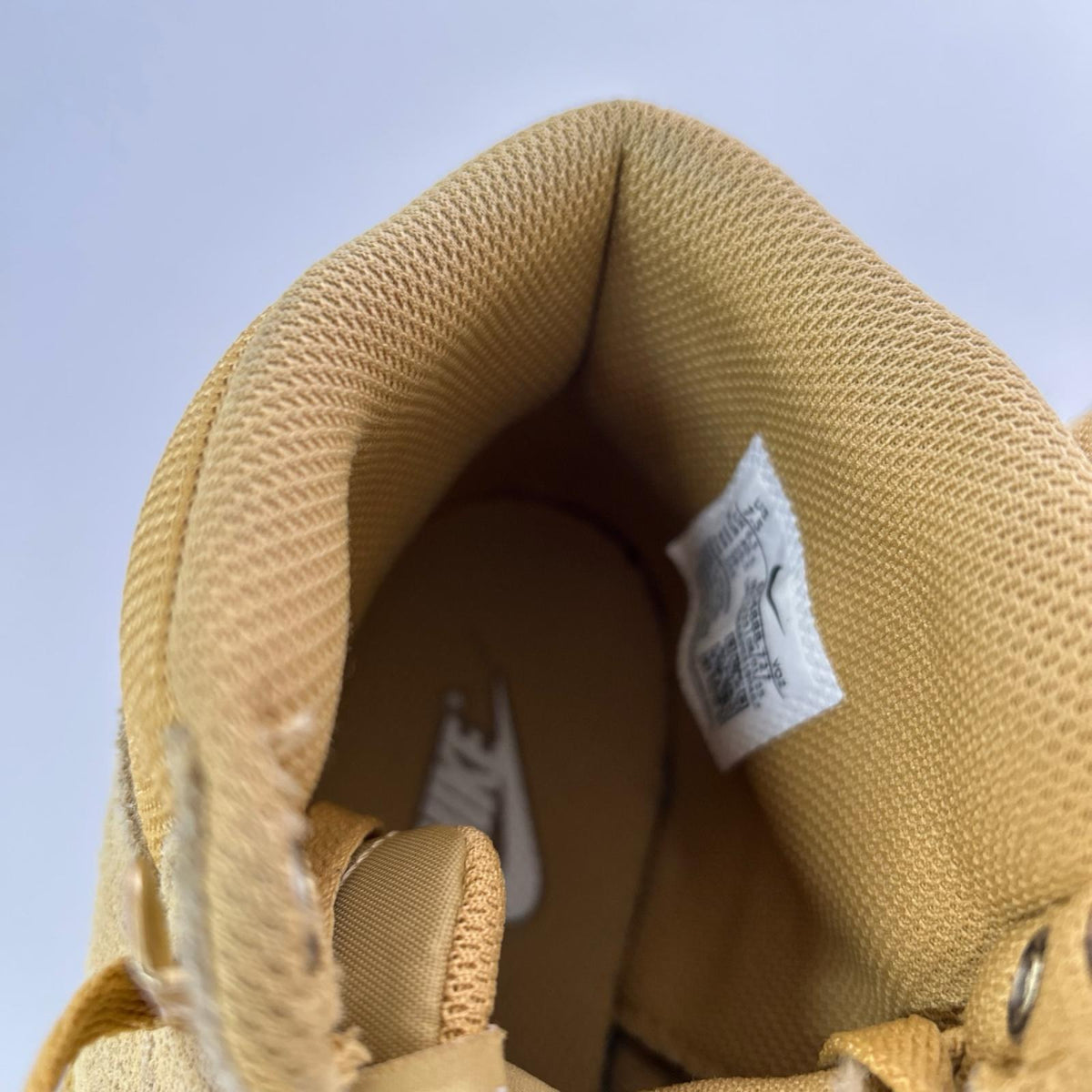 スニーカー NIKE HOODLAND SUEDE 25.5cm (US7 1/2 UK7 EU41) ベージュ