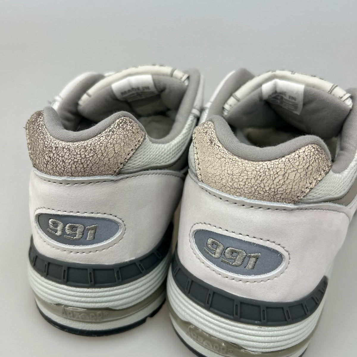 スニーカー NEW BALANCE M991FLB ｽﾀｰﾎﾜｲﾄ (UK9) グレー