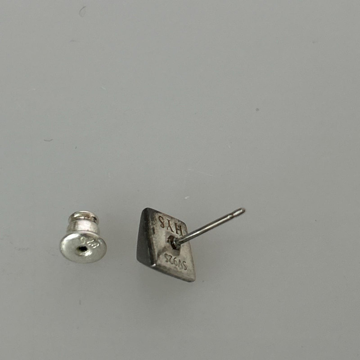 その他アクセサリー 01231QA03906 SV925 ｽﾀｯｽﾞﾋﾟｱｽ シルバー