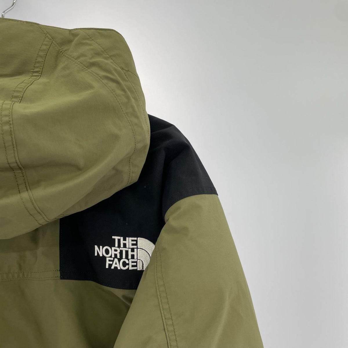 ダウンジャケット MOUNTAIN DOWN JACKET L カーキ