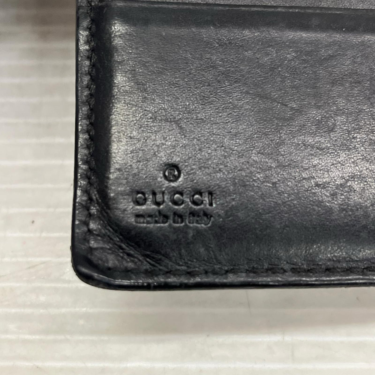 GUCCI/146223/ｼﾏ/ｺﾝﾊﾟｸﾄｳｫﾚｯﾄ/黒