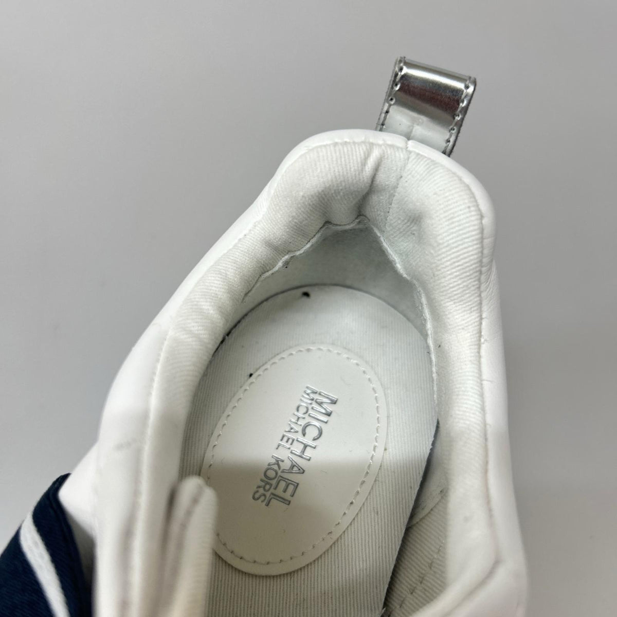 シューズ ロゴテープスリッポン WHT