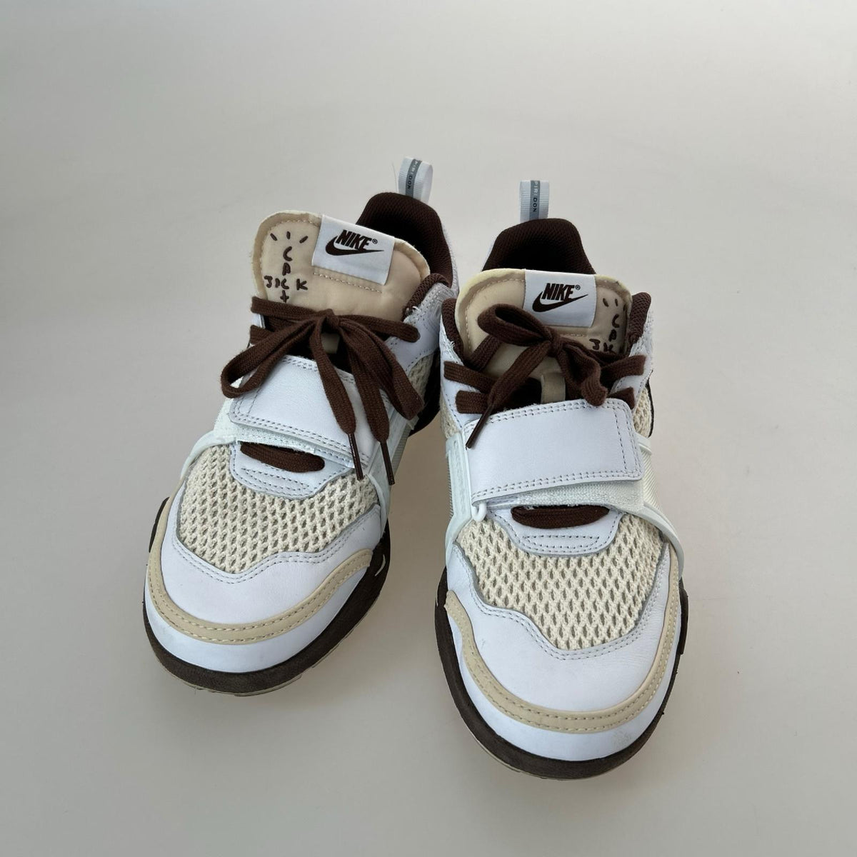 スニーカー TRAVIS SCOTT ZOOM FIELD JAXX 28cm (US10 UK9 1/2 EU46)