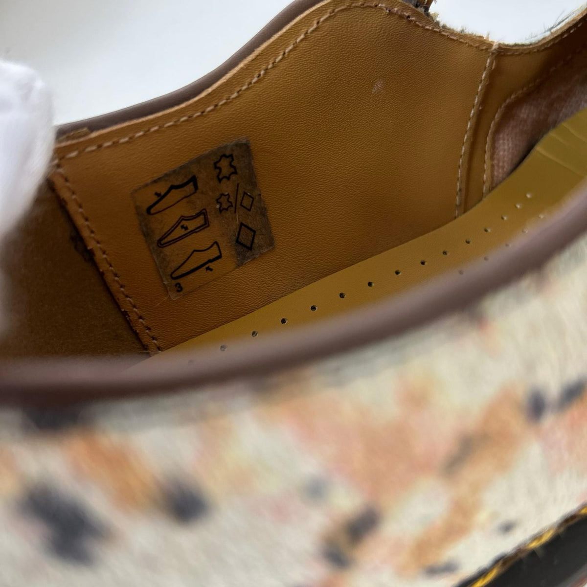 シューズ T-BAR Shoe ﾍｱｵﾝﾚｻﾞｰ ﾊﾗｺ UK7 マルチカラー