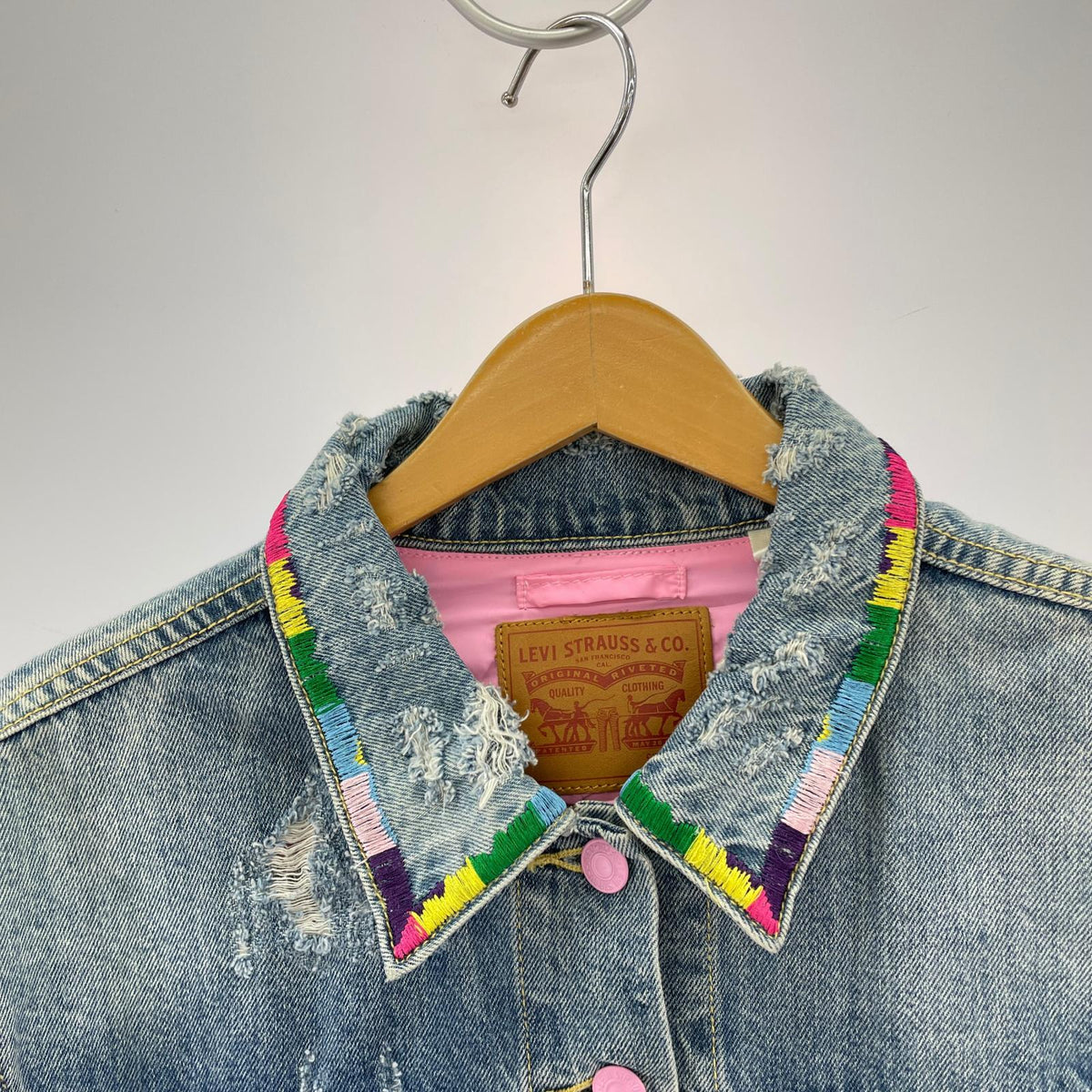 デニムジャケット Levi's 刺繍 ﾃﾞﾆﾑﾄﾗｯｶｰｼﾞｬｹｯﾄ (S) S ブルー
