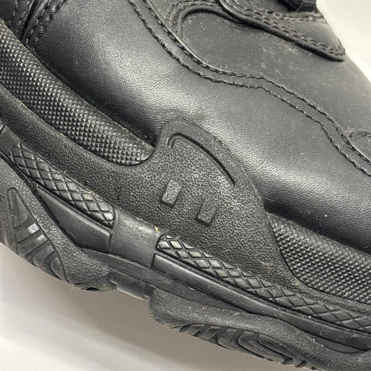 Triple S Trainers ﾌﾞﾗｯｸ (42)