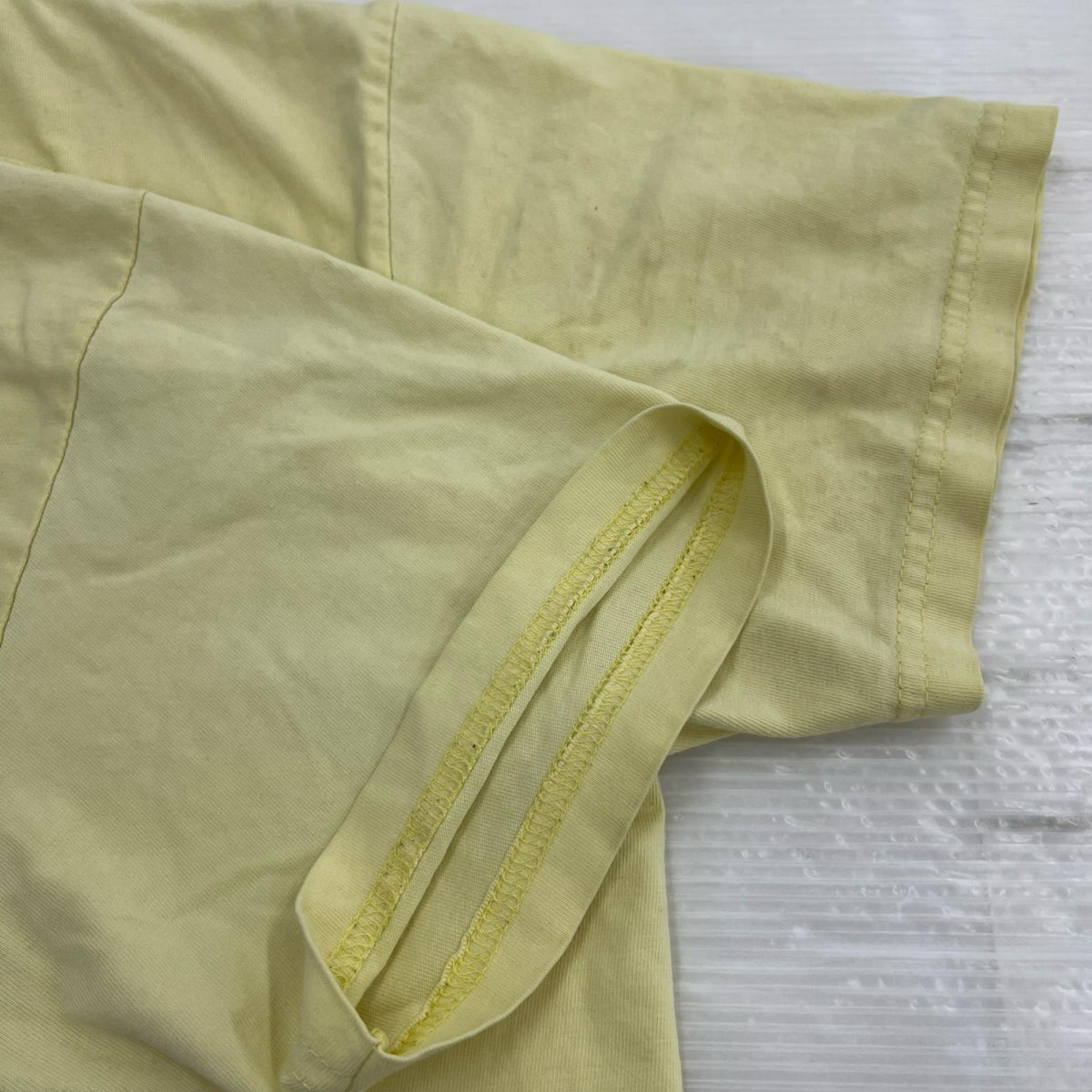 半袖Ｔシャツ KAWS Chalk Logo Tee YEL (M) M